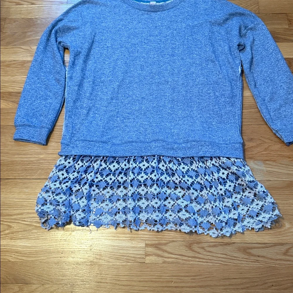 Free people beach Blue‎ tunic Sweater with Lace Hem size M/L